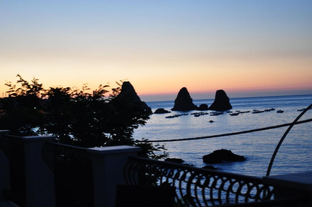 La Terrazza Bed & Breakfast Aci Castello Ngoại thất bức ảnh